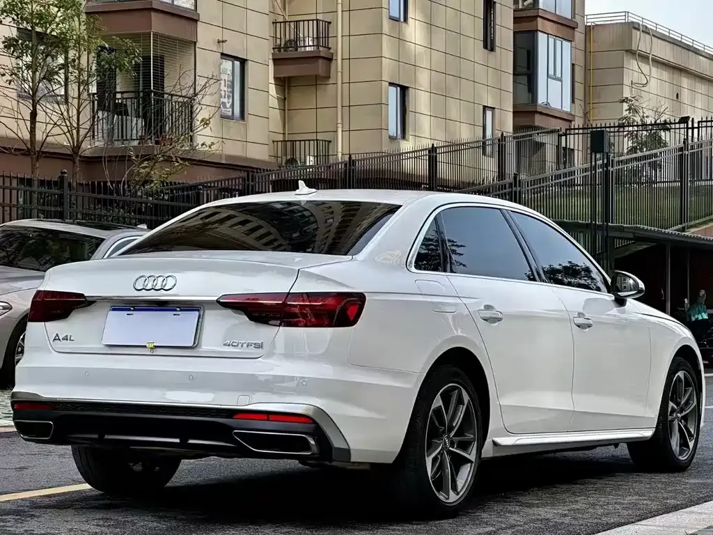 Audi A4L — фото 10