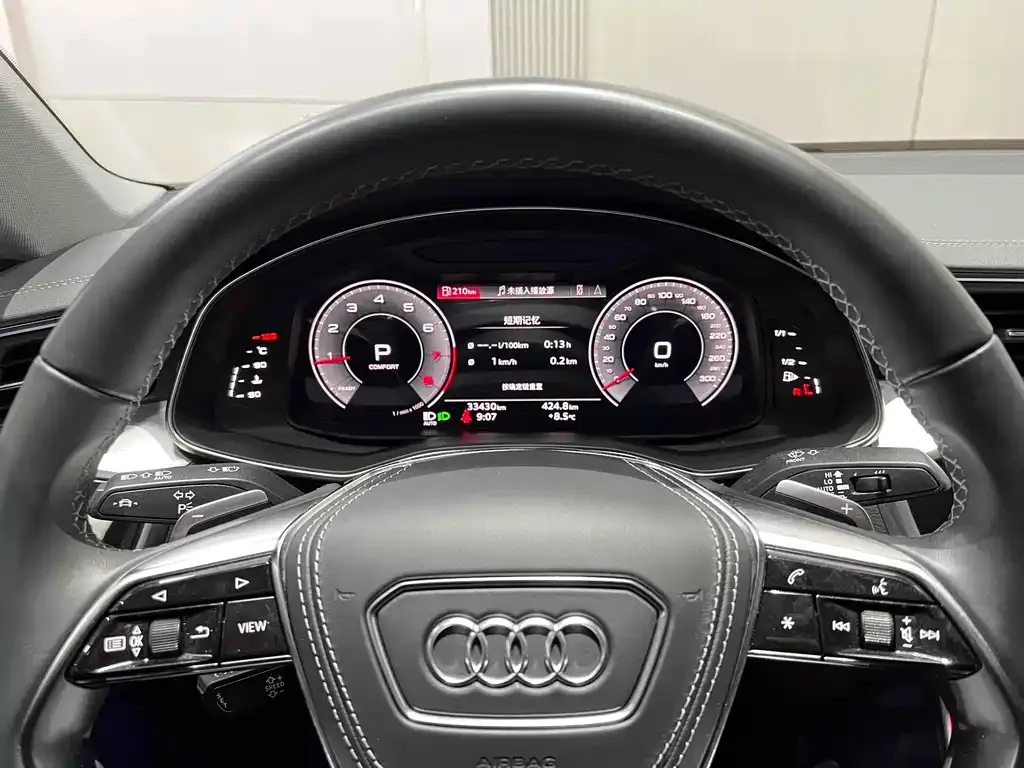 Audi A7L — фото 9
