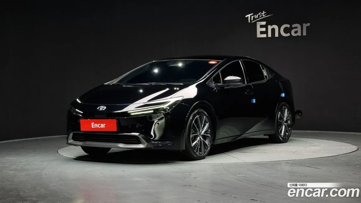 Toyota Prius — фото 1