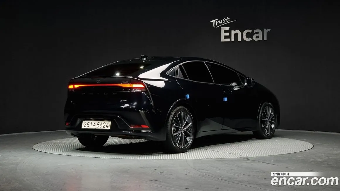Toyota Prius — фото 2