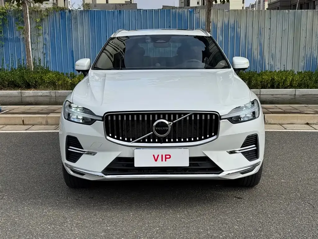 Volvo XC60 — фото 9