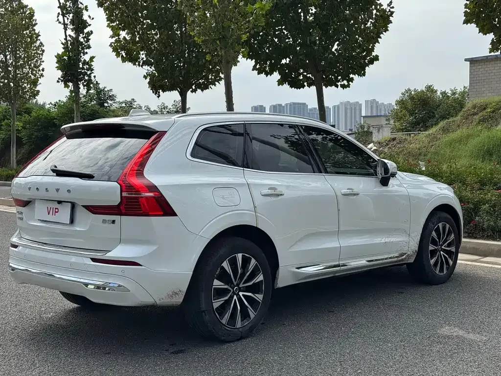 Volvo XC60 — фото 6