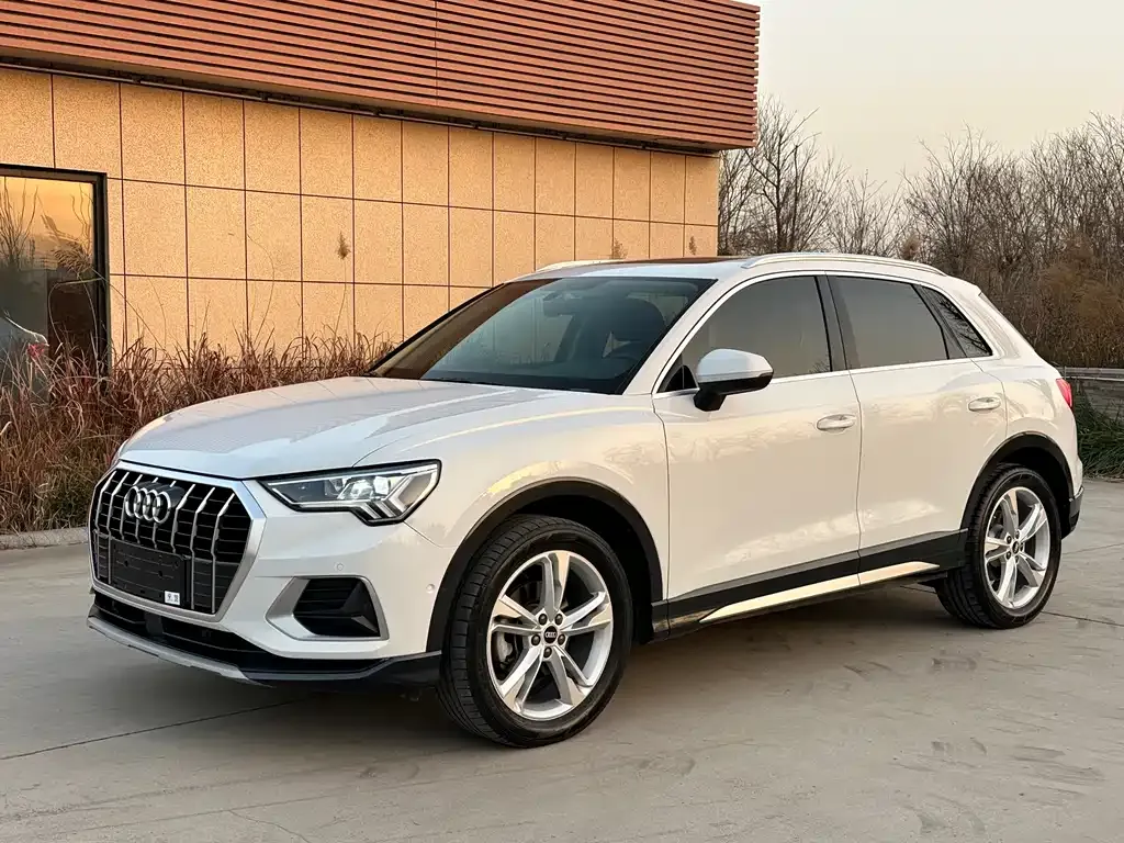 Audi Q3 — фото 1