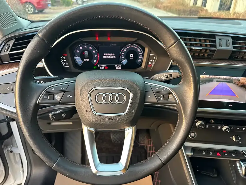 Audi Q3 — фото 4