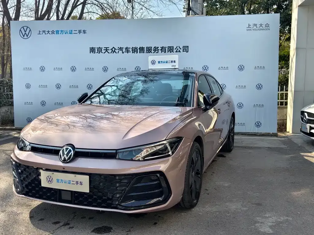 Volkswagen Passat — фото 1