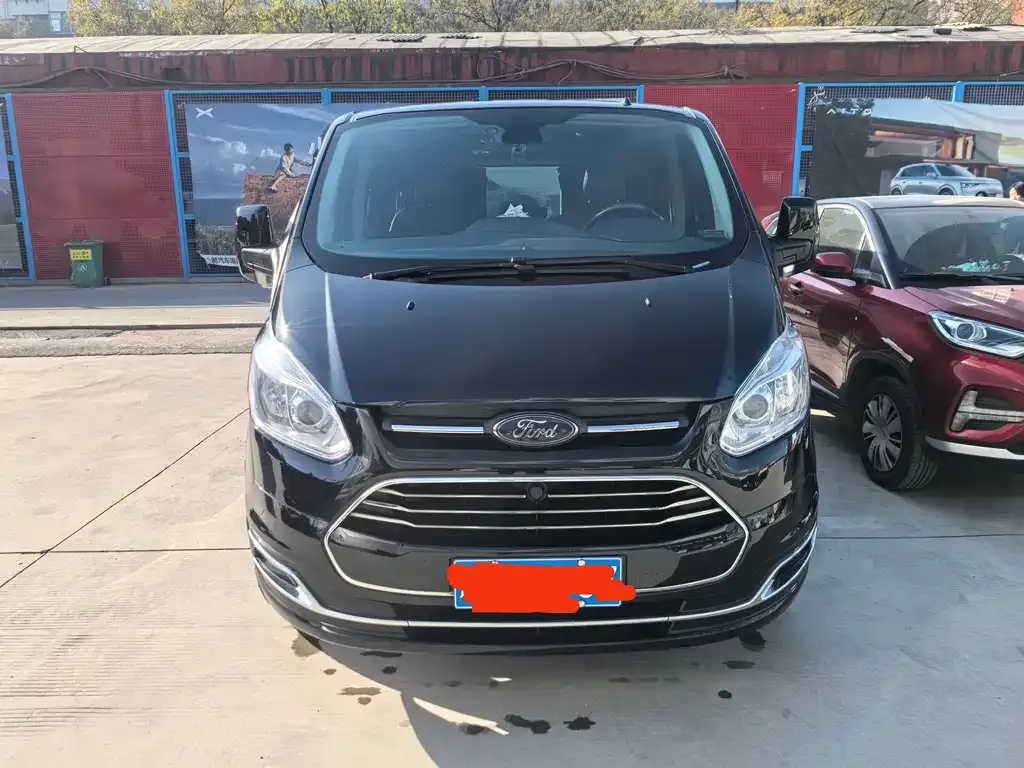 Ford Tourneo — фото 2