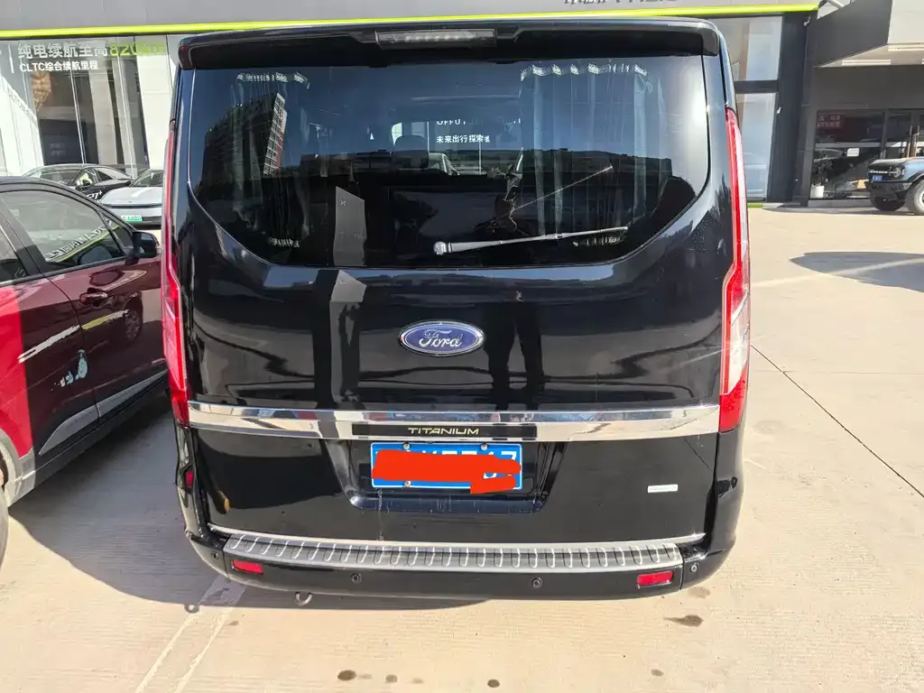 Ford Tourneo — фото 3