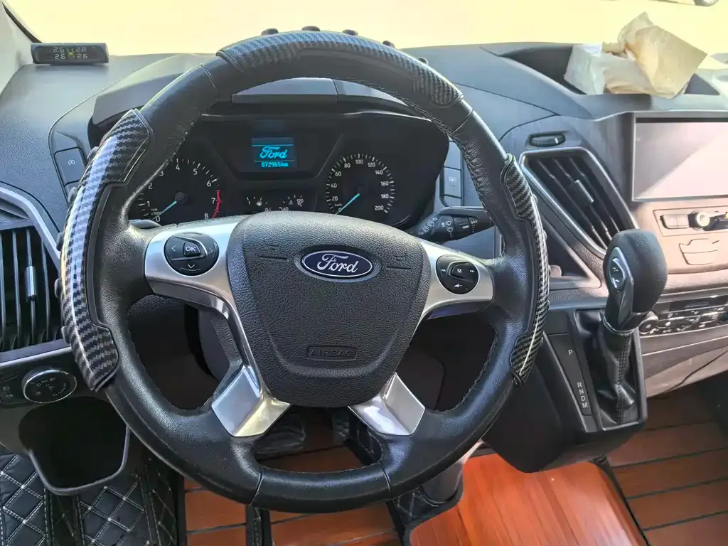 Ford Tourneo — фото 8