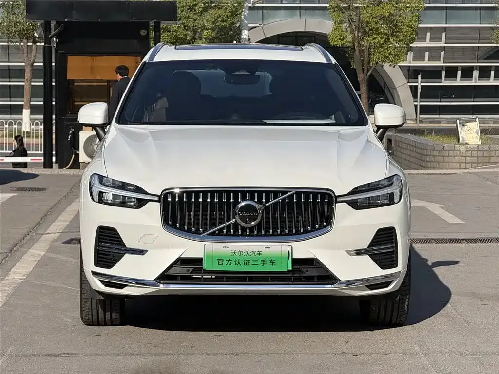 Volvo XC60 PHEV — фото 2