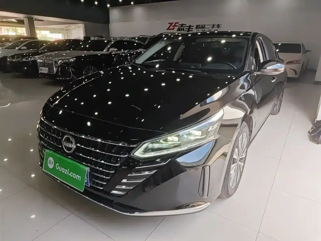 Nissan Teana — фото 1