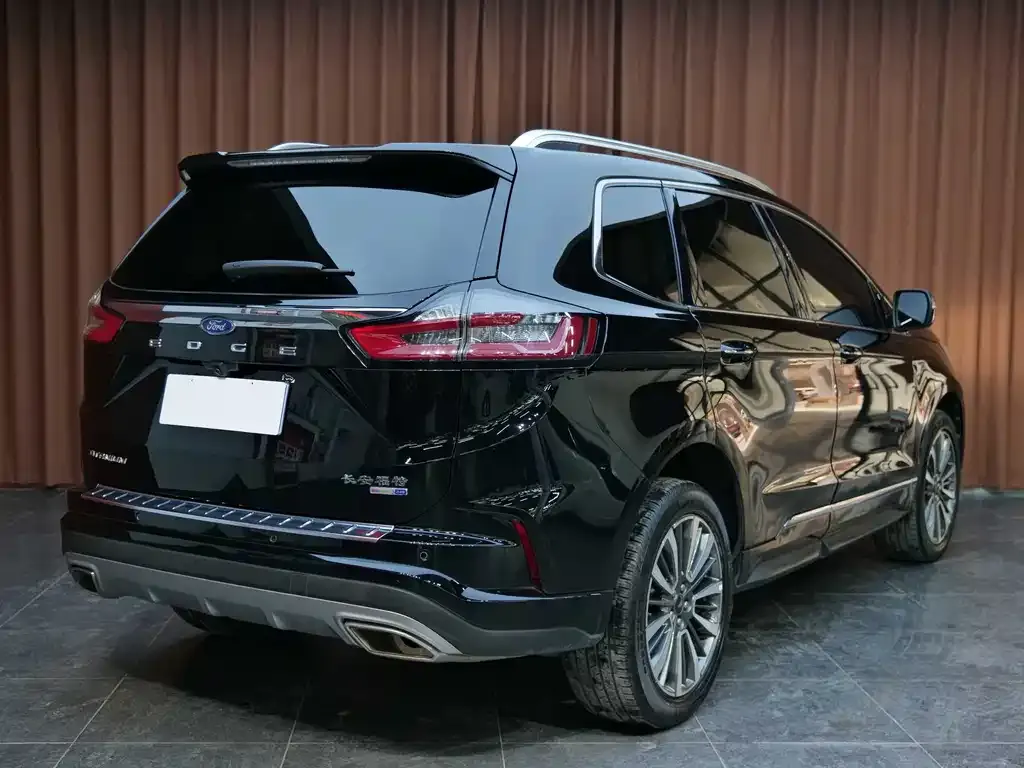 Ford Edge — фото 4