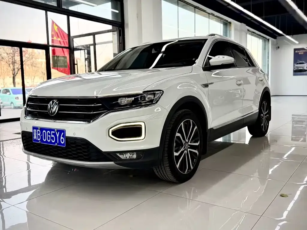 Volkswagen T-Roc — фото 1