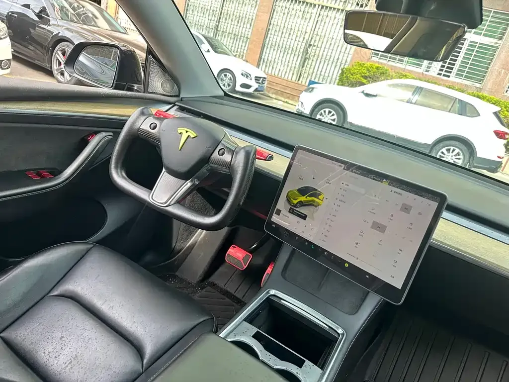Tesla Model Y — фото 9