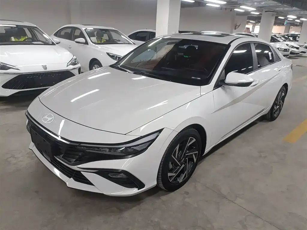 Hyundai Elantra — фото 2