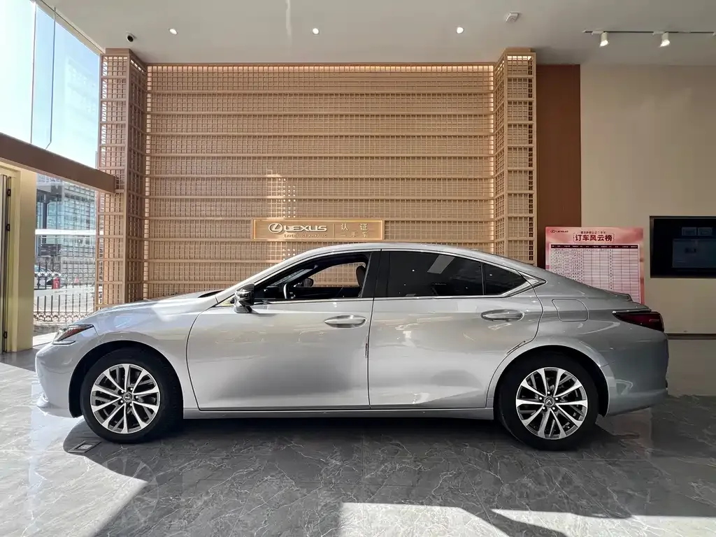 Lexus ES — фото 3