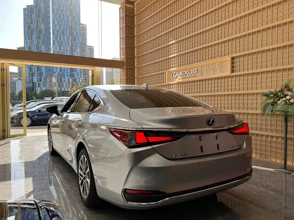 Lexus ES — фото 4
