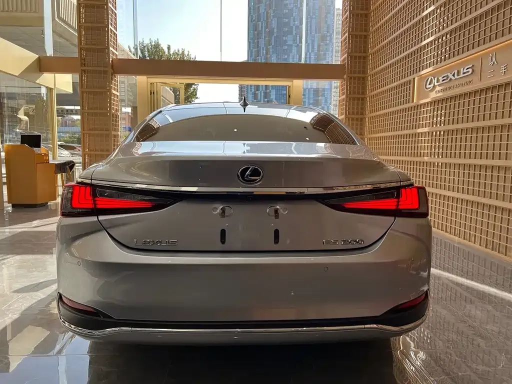 Lexus ES — фото 5