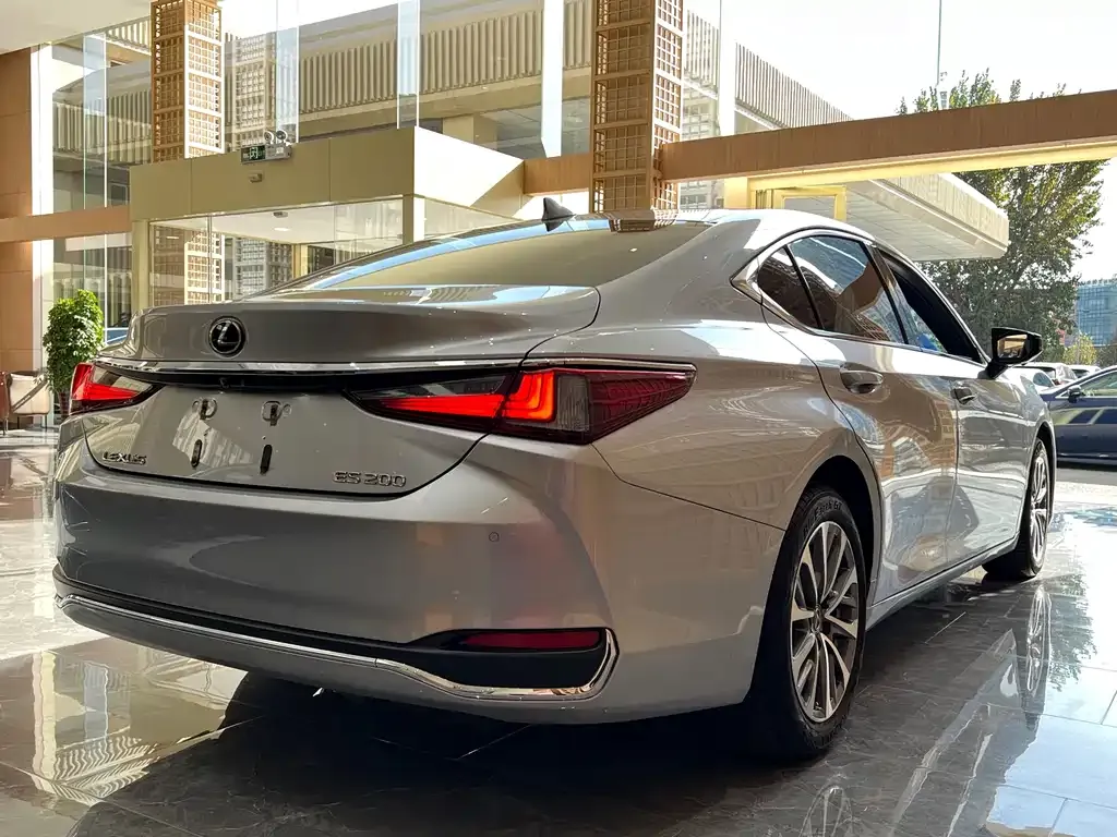 Lexus ES — фото 6