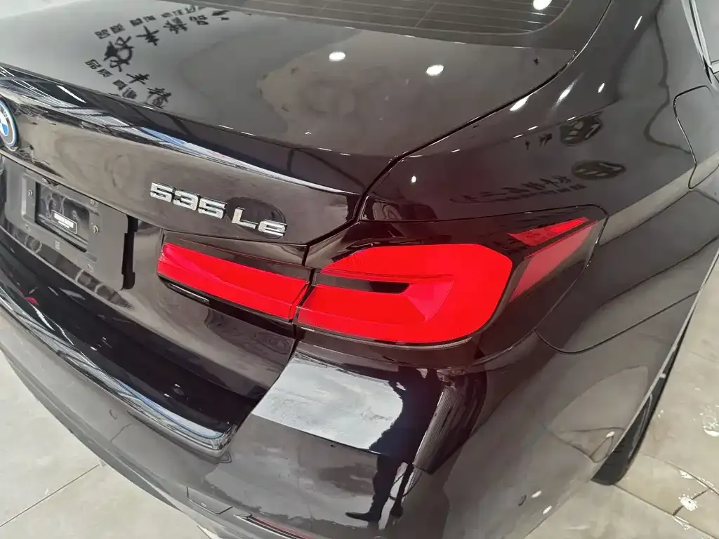 BMW 5 Series New Energy — фото 10