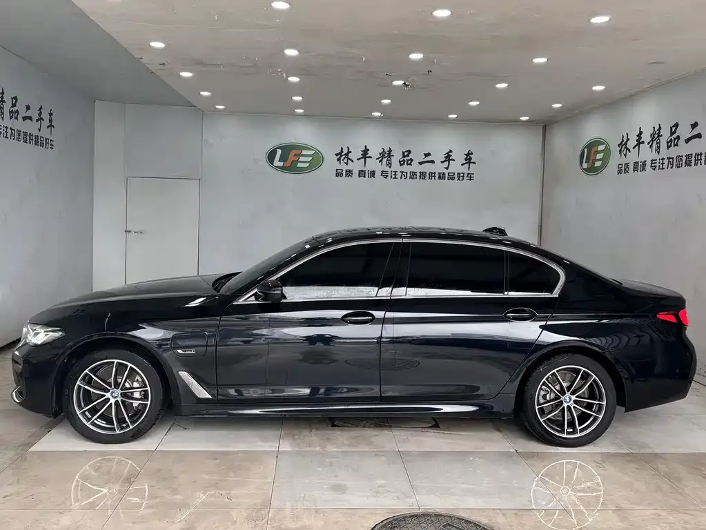 BMW 5 Series New Energy — фото 5