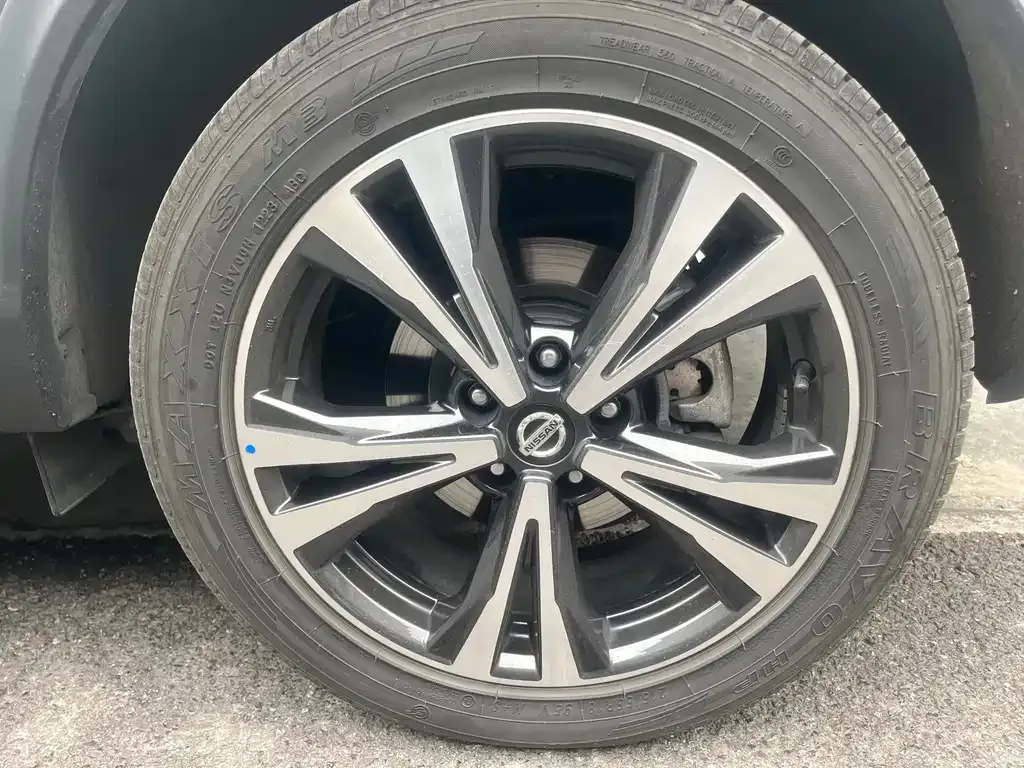 Nissan Qashqai — фото 10