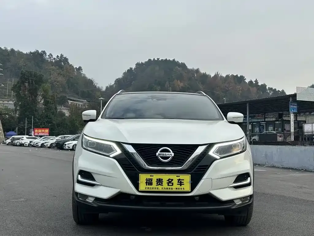 Nissan Qashqai — фото 2
