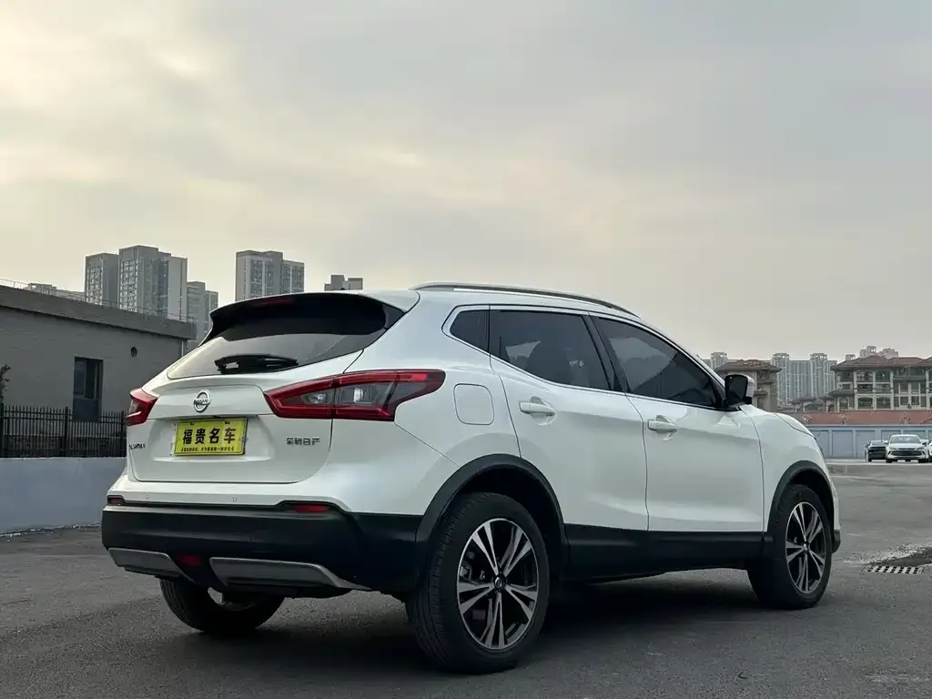 Nissan Qashqai — фото 7