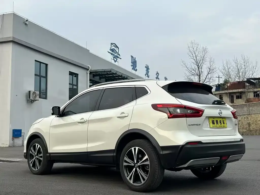 Nissan Qashqai — фото 9