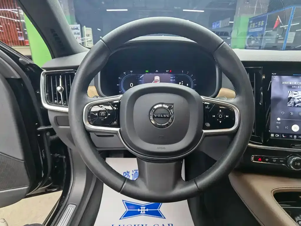 Volvo S90 — фото 10