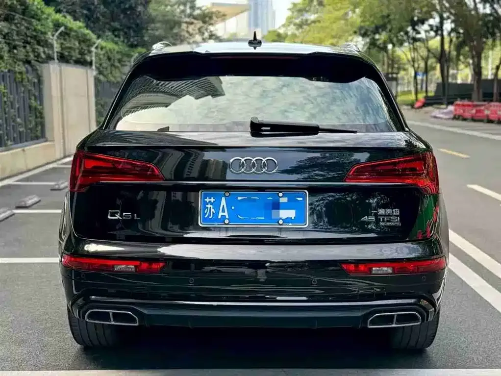 Audi Q5L — фото 4