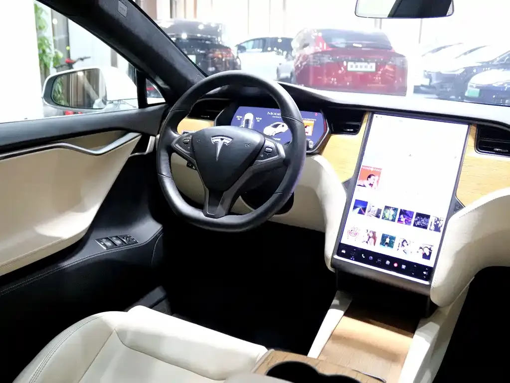 Tesla Model S — фото 10
