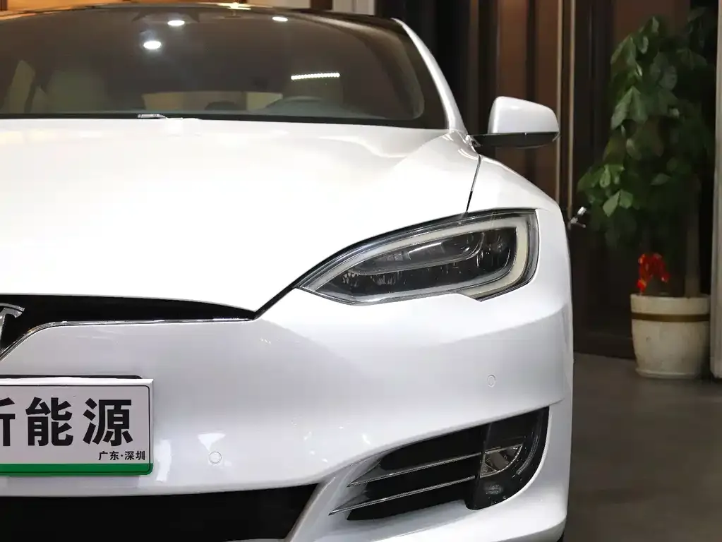 Tesla Model S — фото 6