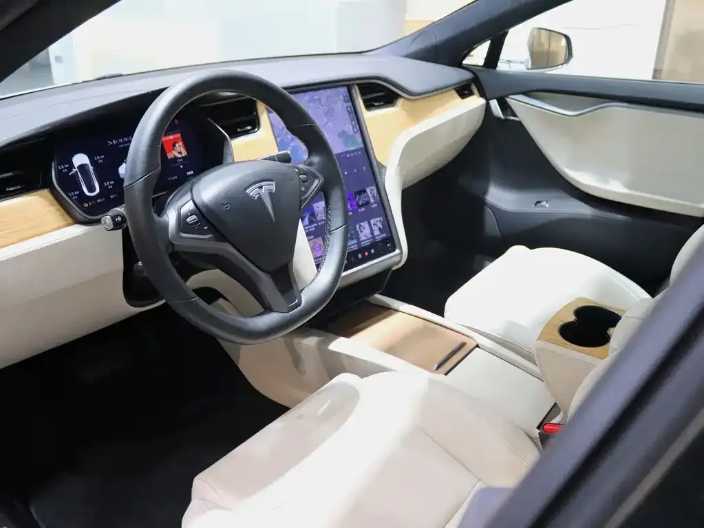 Tesla Model S — фото 7