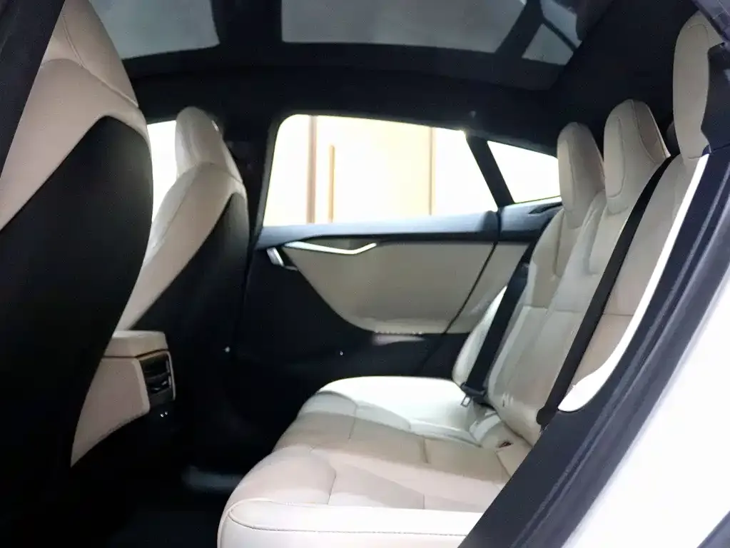 Tesla Model S — фото 9