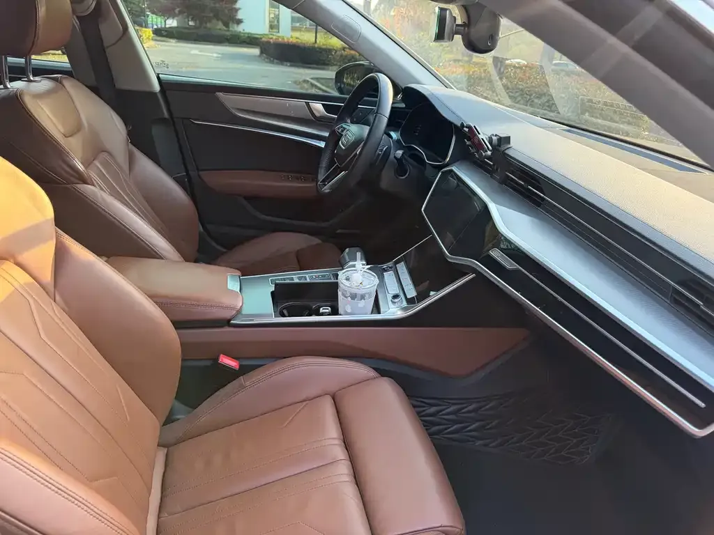 Audi A7 — фото 7