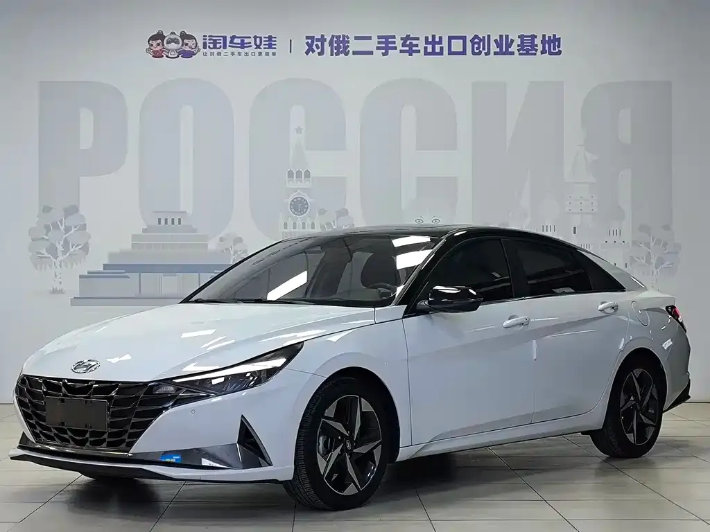 Hyundai Elantra — фото 1