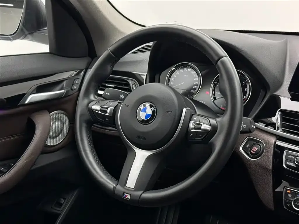 BMW X1 — фото 10