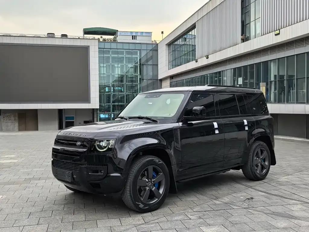 Land Rover Defender — фото 1