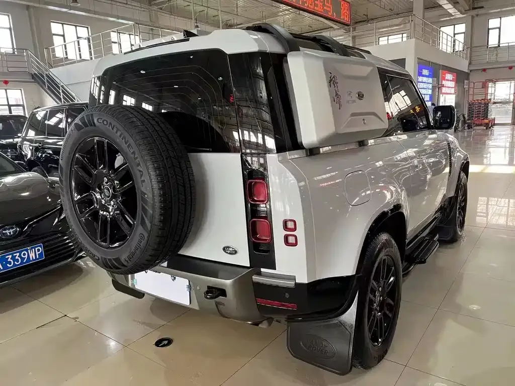 Land Rover Defender — фото 9