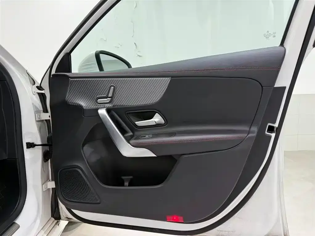 Mercedes-Benz A-Class — фото 10