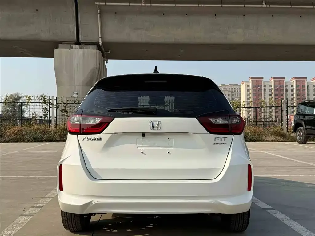 Honda Fit — фото 4