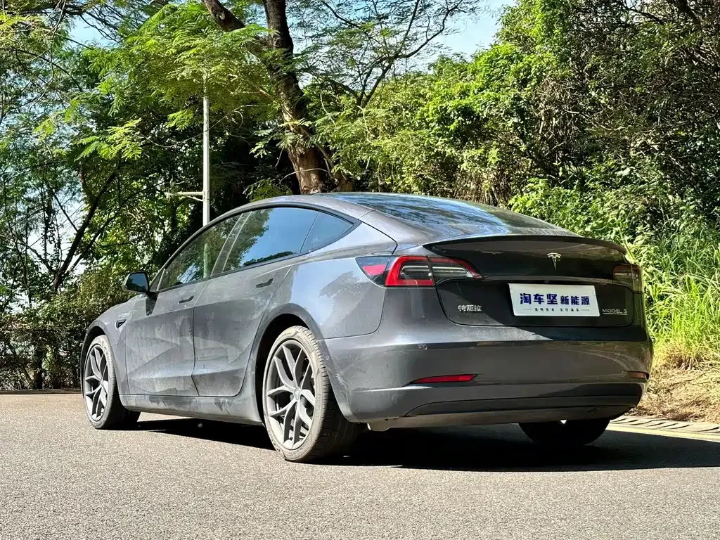 Tesla Model 3 — фото 4
