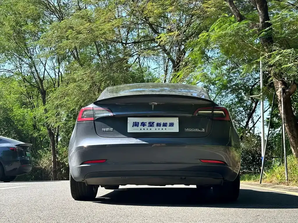 Tesla Model 3 — фото 5