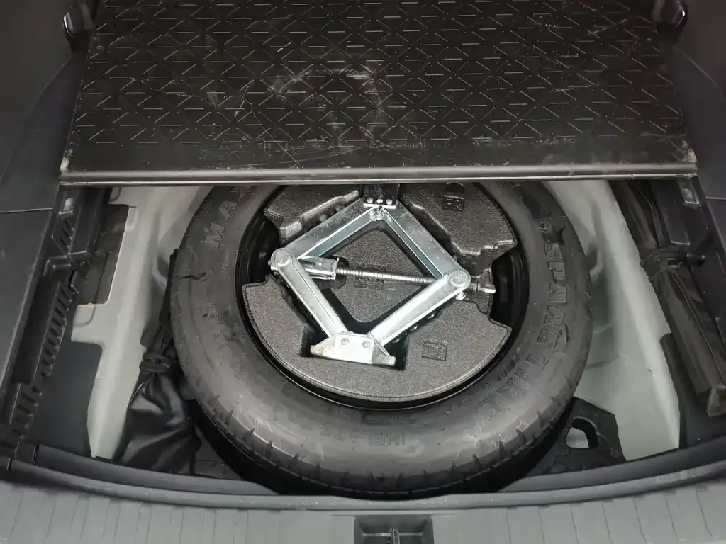 Toyota RAV4 — фото 10