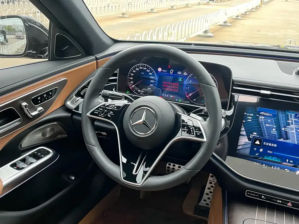 Mercedes-Benz E-Class — фото 10