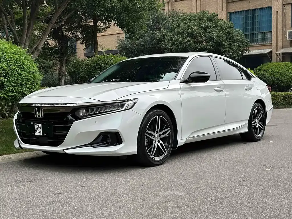 Honda Accord — фото 1