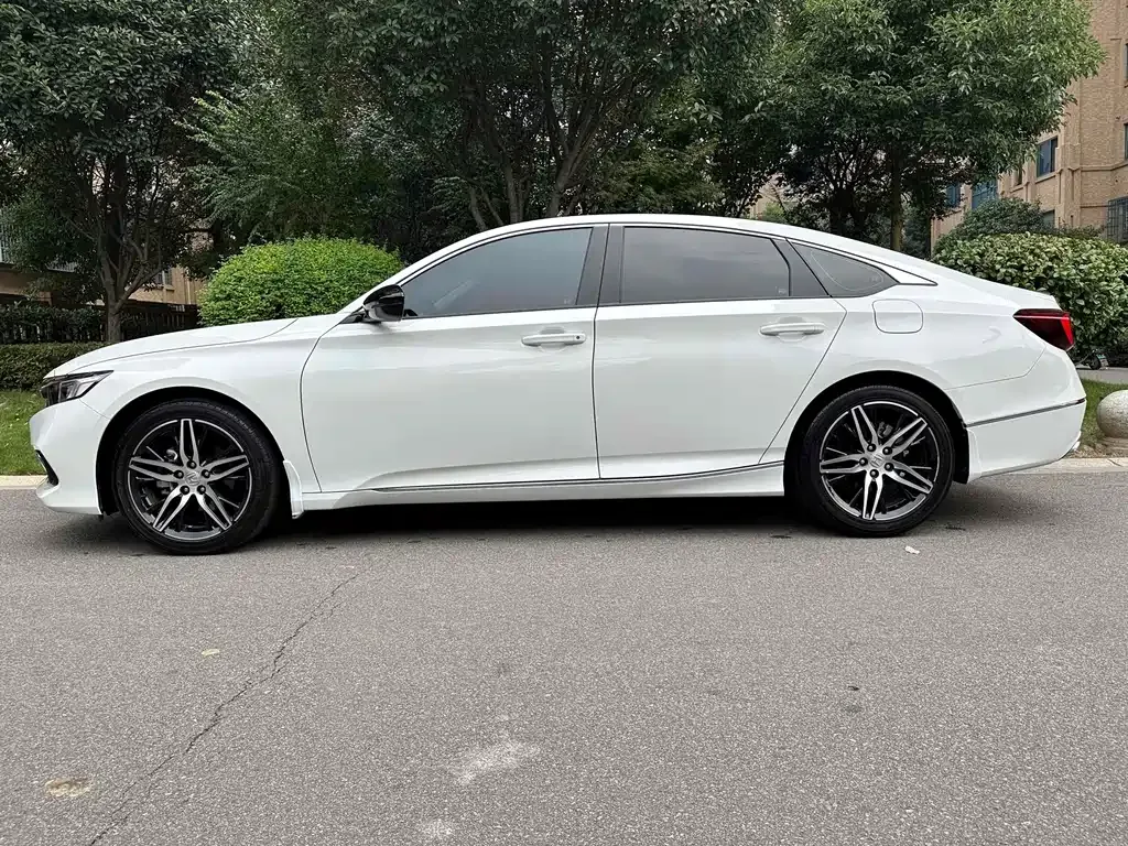 Honda Accord — фото 3