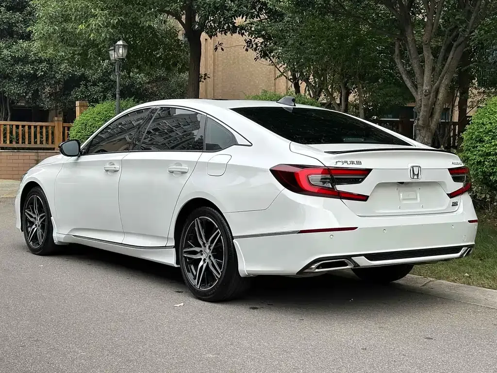Honda Accord — фото 4