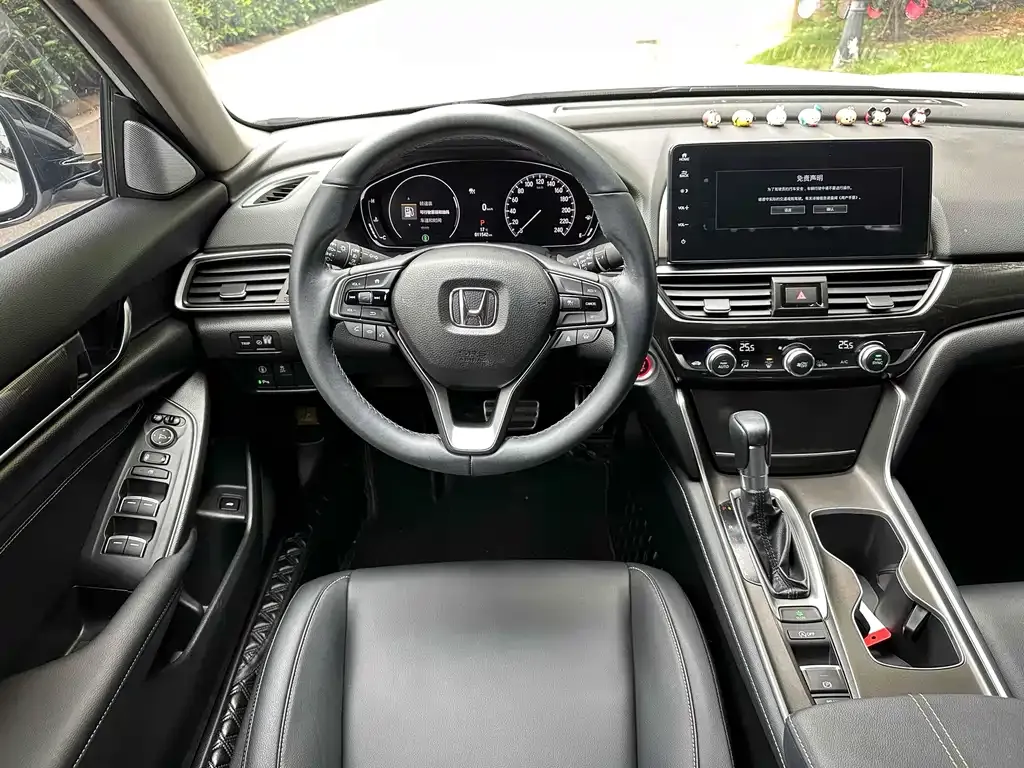 Honda Accord — фото 8