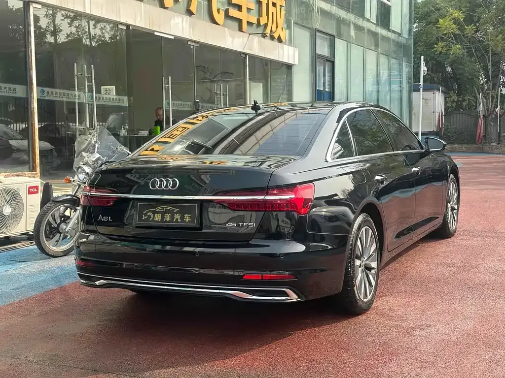 Audi A6L — фото 5